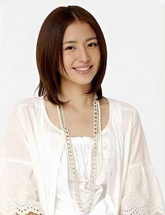 日本艺人长泽雅美作为国外很出名的美女,30岁以后为何颜值迅速滑落?