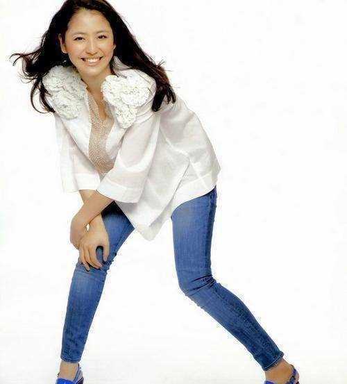 日本艺人长泽雅美作为国外很出名的美女,30岁以后为何颜值迅速滑落?