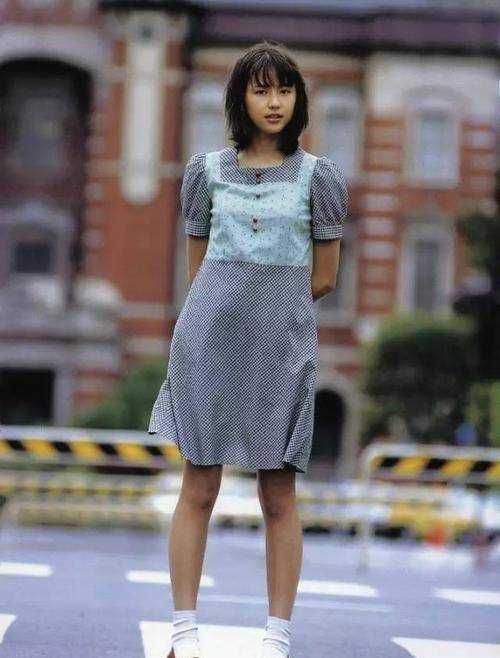 日本艺人长泽雅美作为国外很出名的美女,30岁以后为何颜值迅速滑落?