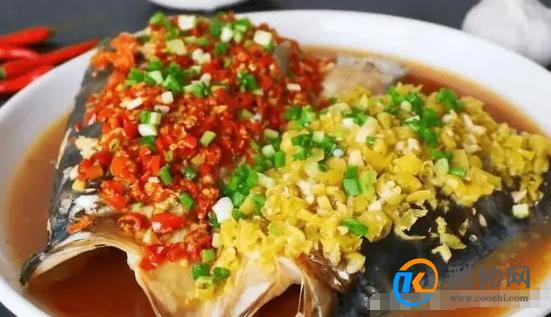 剁椒鱼头怎么做才正宗?老湖南教你4个诀窍,鲜嫩入味,香辣过瘾