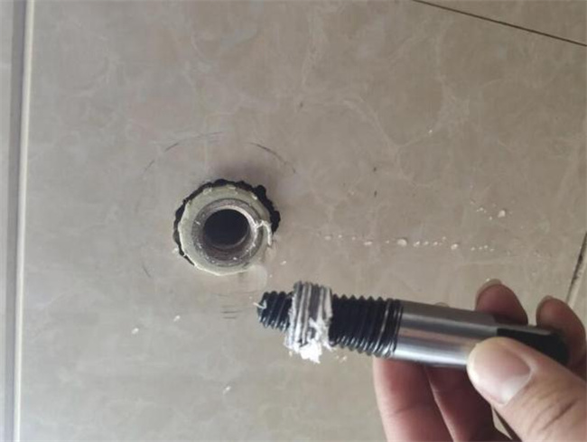 水龙头断丝卡在墙里怎么办 用各种实用小妙招 省钱还方便