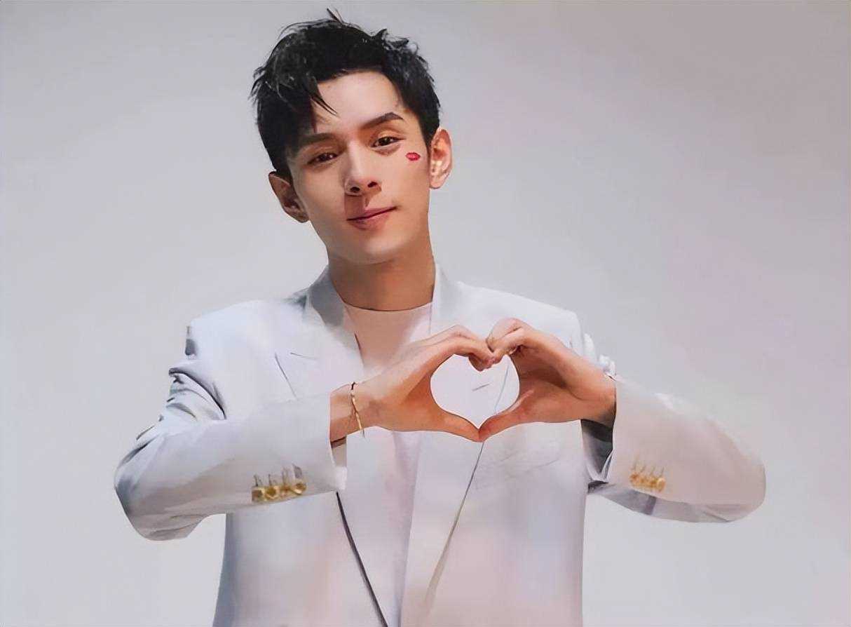 李佳琦道歉:辜负了你们的期望 网友们的怒火却难灭
