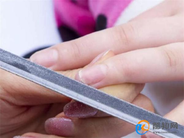 美甲制作过程 做美甲的步骤是什么_酷知科普