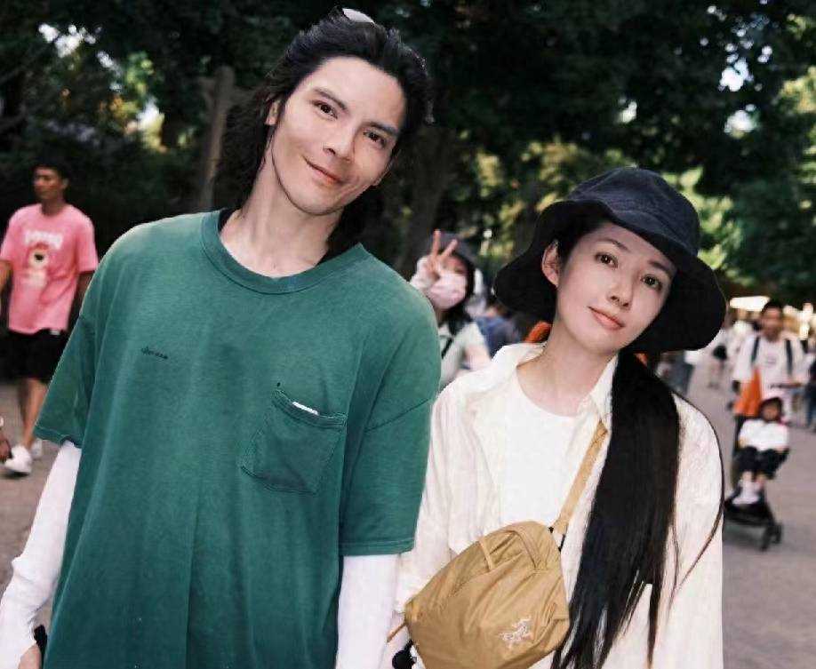 郭碧婷和老公走红毯大变样 许久未见她和向太越来越像