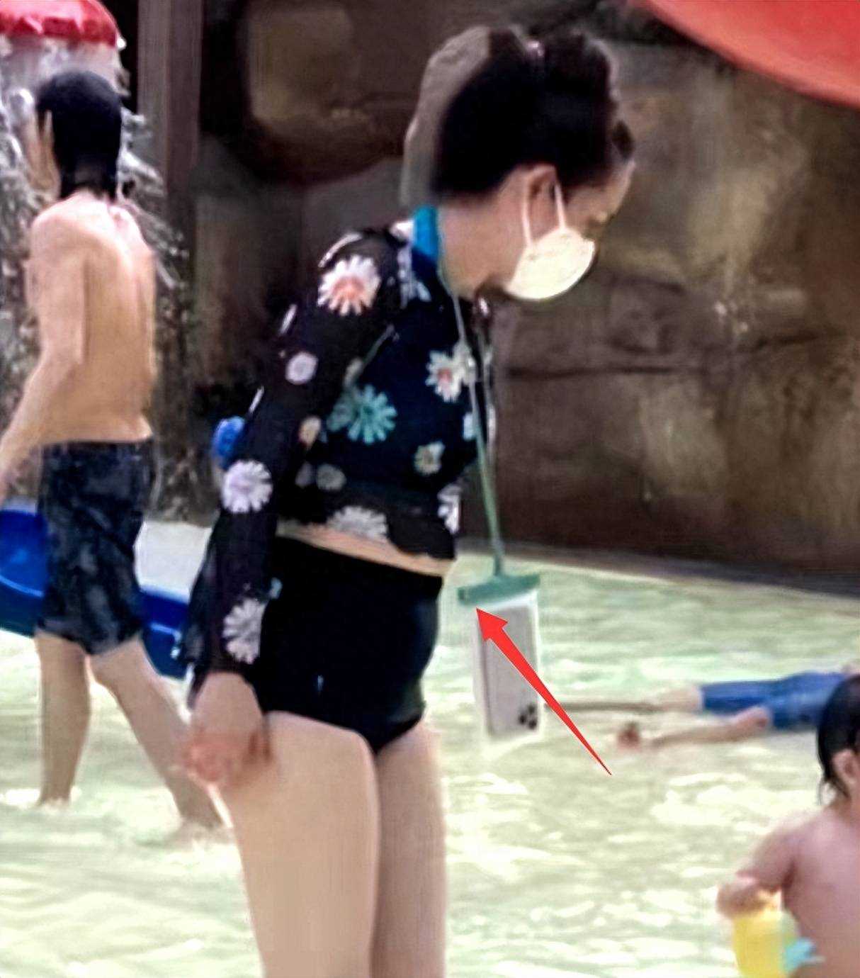 郭碧婷和老公走红毯大变样 许久未见她和向太越来越像