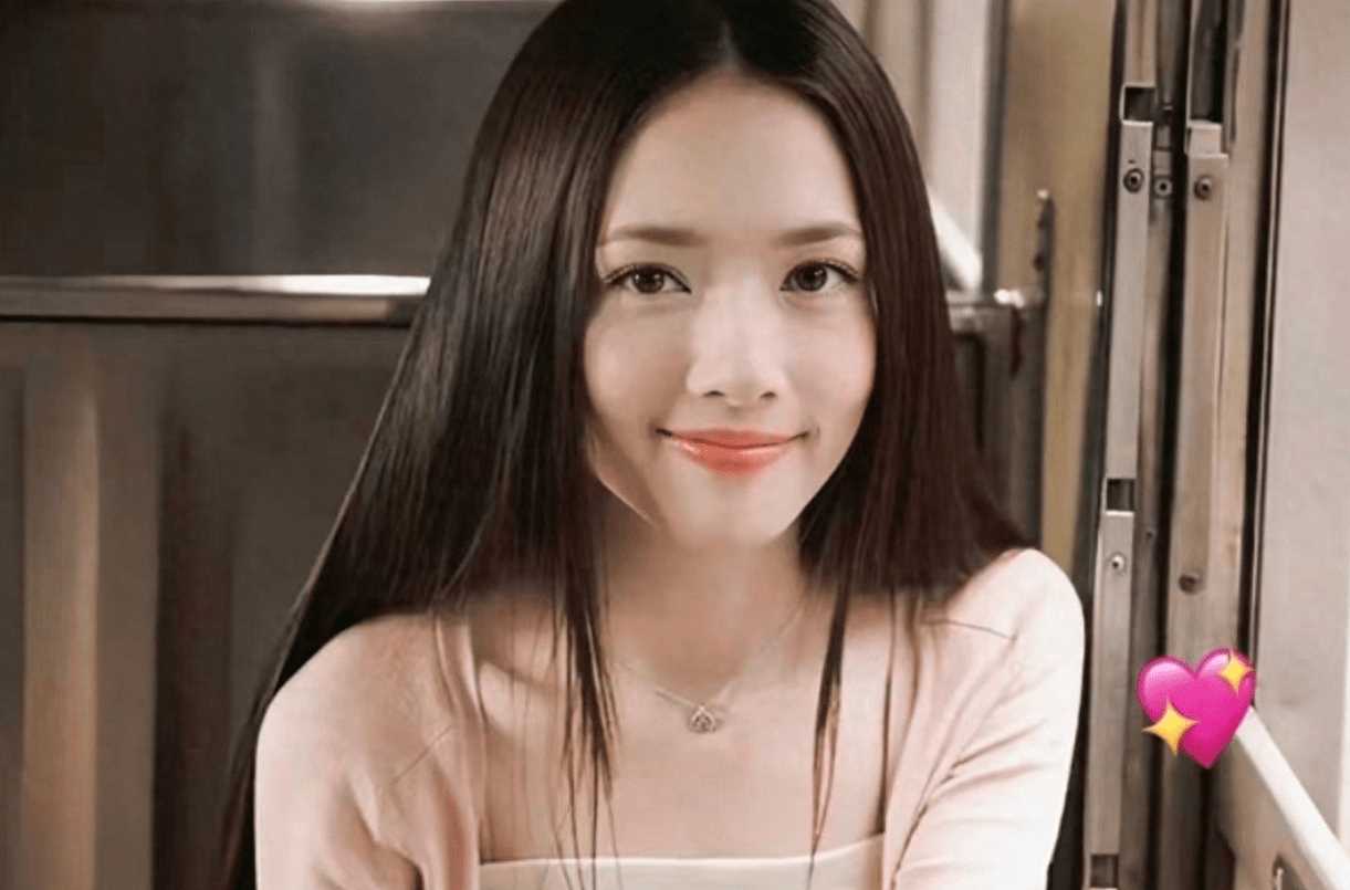 郭碧婷和老公走红毯大变样 许久未见她和向太越来越像
