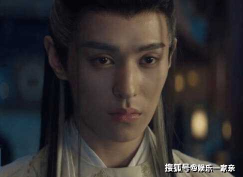 《云之羽》月公子是不是无锋的人?月公子为什么会用无锋的招式?