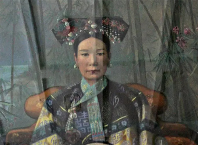 慈禧太后为什么离不开李莲英 看李莲英有多能干就明白了
