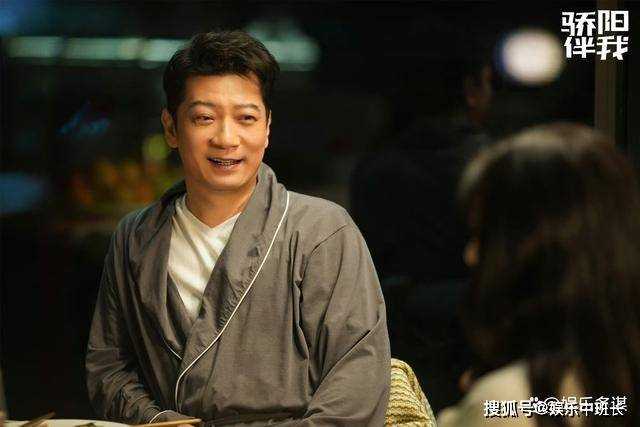 《骄阳伴我》盛向前查出胃癌，意外揭开盛阳的身世 薛义明跪认亲弟