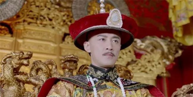 皇太极称帝 哲哲封皇后 海兰珠封宸妃 布木布泰降两级