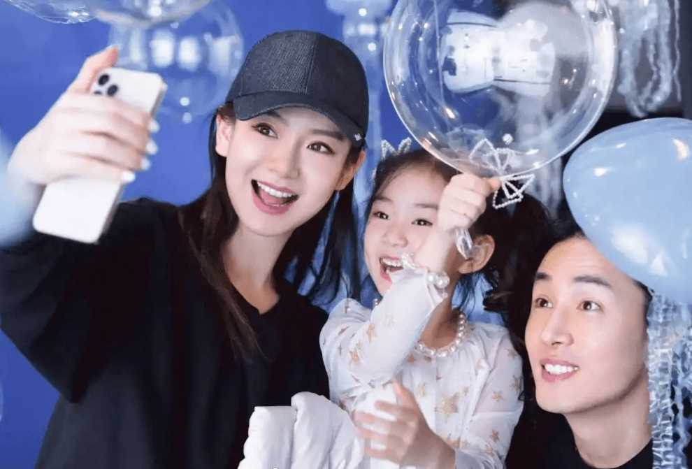 好开明的妈妈!戚薇不反对Lucky进娱乐圈 尊重孩子兴趣和梦想