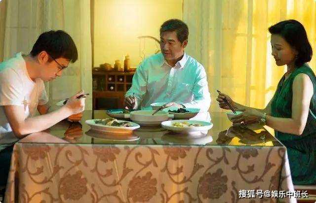 国庆大赢家《坚如磐石》预测票房超17亿后 影视圈的“三个谎言”藏不住了