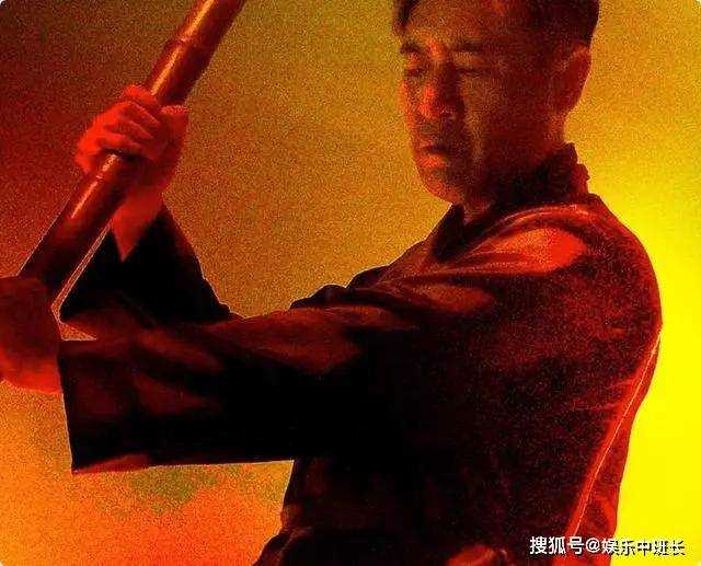 国庆大赢家《坚如磐石》预测票房超17亿后 影视圈的“三个谎言”藏不住了