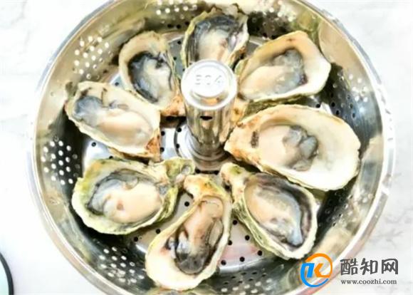蒜蓉生蚝做法有窍门,记住一点做出来鲜嫩多汁,蒜香浓郁,无腥味