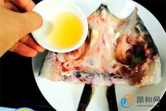 做剁椒鱼头记住两点,鱼肉嫩滑没有土腥味,鲜辣爽口简单易上手