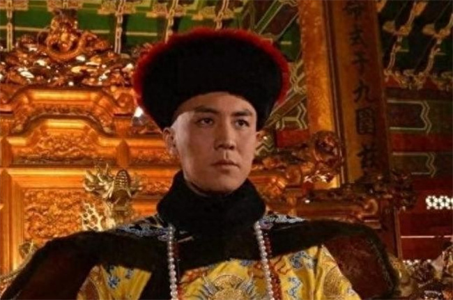 清朝最好命的皇帝 父亲替他熬死了哥哥们 他不争不抢白捡皇位