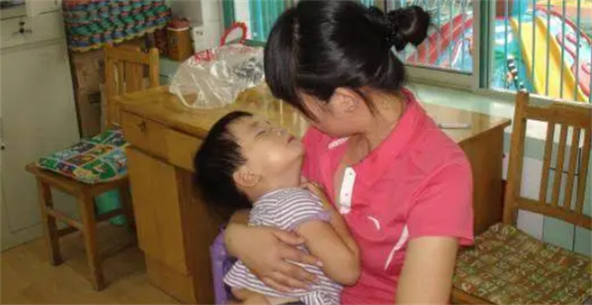 孩子几岁上幼儿园比较好 听听专家们怎么说 三岁有点早
