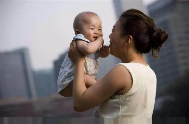 怀孕时她坚持做一件事 孩子出生后 被人夸是神童