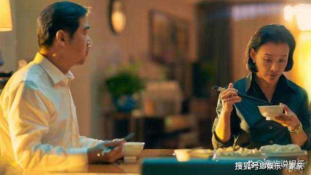 《坚如磐石》揭露家庭的真相 曾经相信的“血浓于水”是否成立