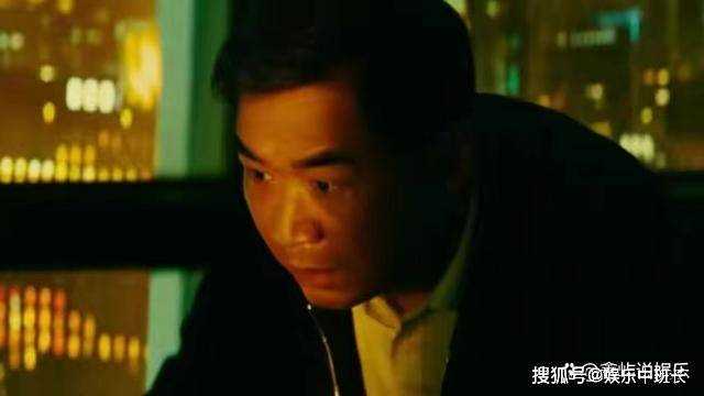《坚如磐石》金江首富的隐秘生活 黎志田为什么用房卡躲避杀手?