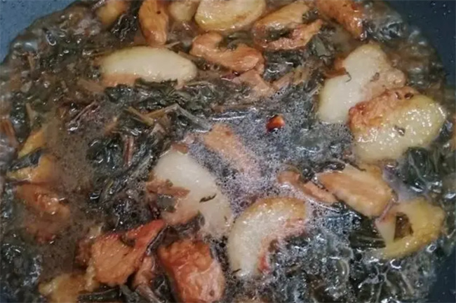 简单美味的“梅菜烧肉”肥而不腻 满口留香米饭最佳伴侣