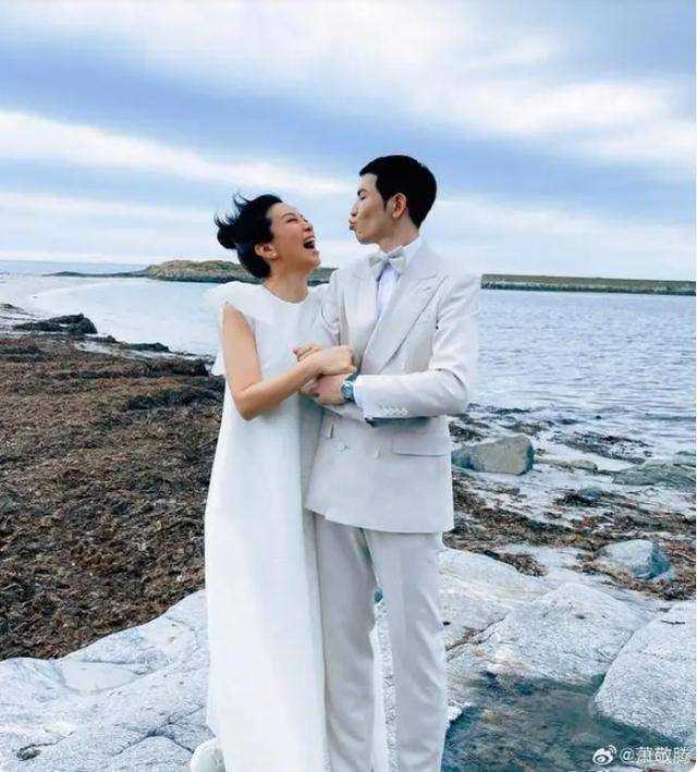 今日份狗粮!萧敬腾晒婚纱照官宣结婚:这一天是如此美好