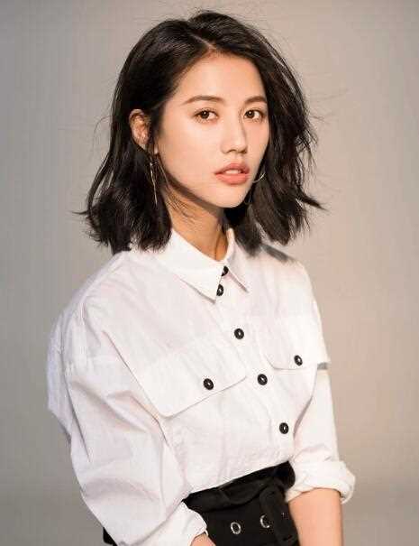 《完蛋我被美女包围了》钟甄扮演者董琦个人资料起底