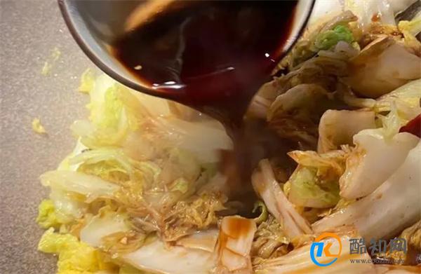 脆嫩爽口的“酸辣白菜”简单易做 超级下饭