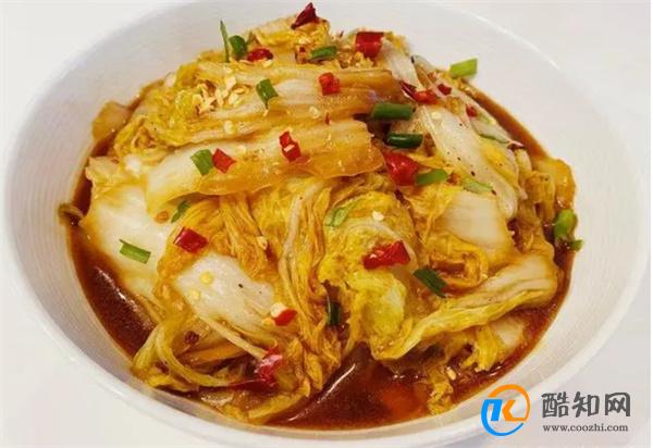 脆嫩爽口的“酸辣白菜”简单易做 超级下饭