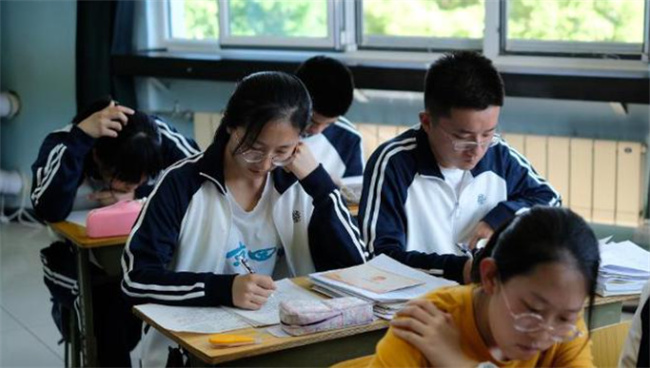 高中课程跟不上怎么办 高中好难学不下去怎么办