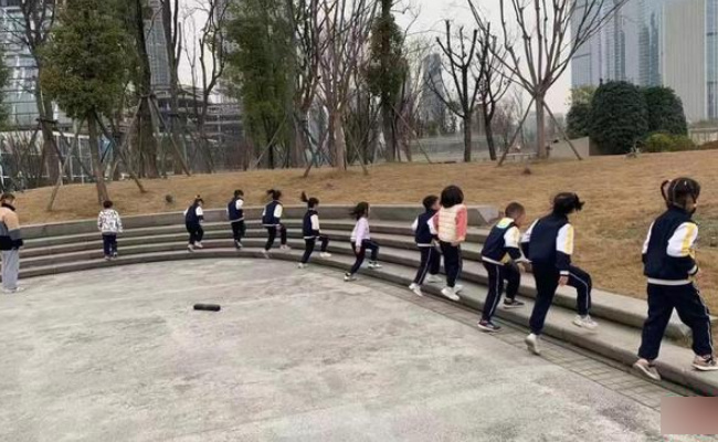 时间、地点家长自定 “上门体育培训”靠谱吗
