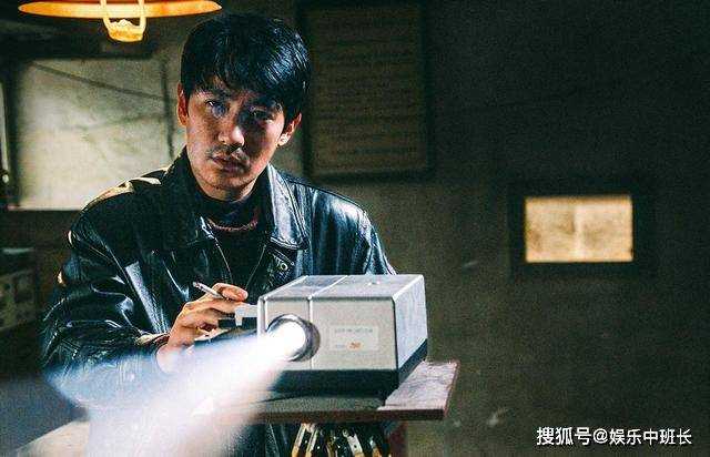 《河边的错误》为啥玲和宏总是选择在隐秘地点约会 尤其是河边芦苇处?