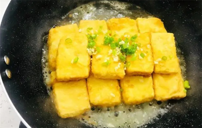 饭店的锅塌豆腐虽好吃 不如自己做份锅塌豆腐 简单又美味