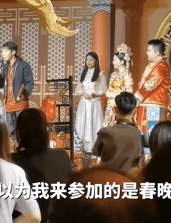 撒贝宁现身外甥婚礼客串主持 司仪界的当红炸子鸡,引爆全场气氛!