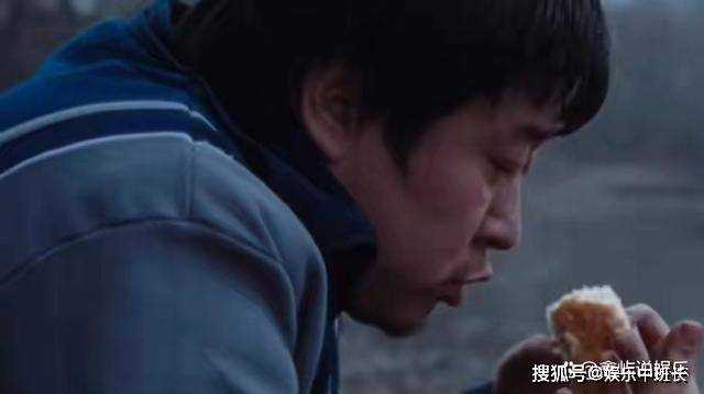 《河边的错误》许亮的自杀之谜揭晓 隐藏在未打开的锦旗中