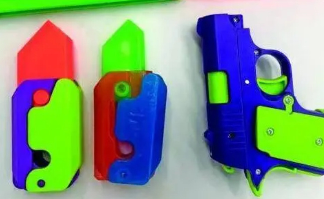 为何广东严禁萝卜刀等玩具进校园