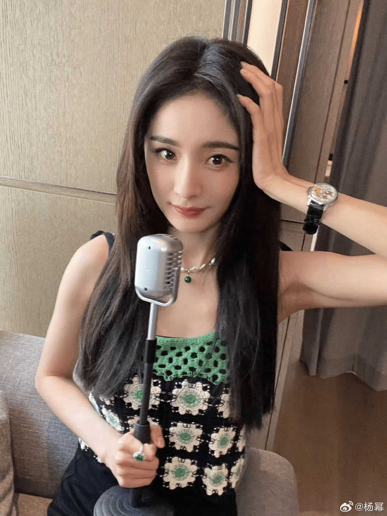 杨幂已不持有嘉行传媒股份 曾持股15.19%