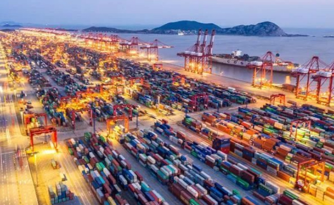 海关总署:今年前10个月我国进出口实现正增长 释放了哪些信号