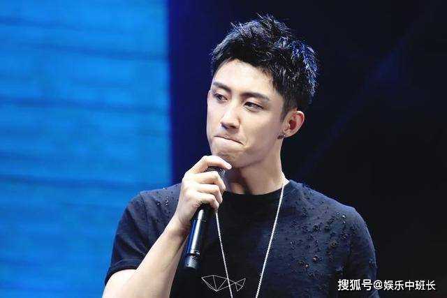 黄景瑜是如何进入演艺圈的?黄景瑜“鲸鱼”这个外号是怎么得来的?