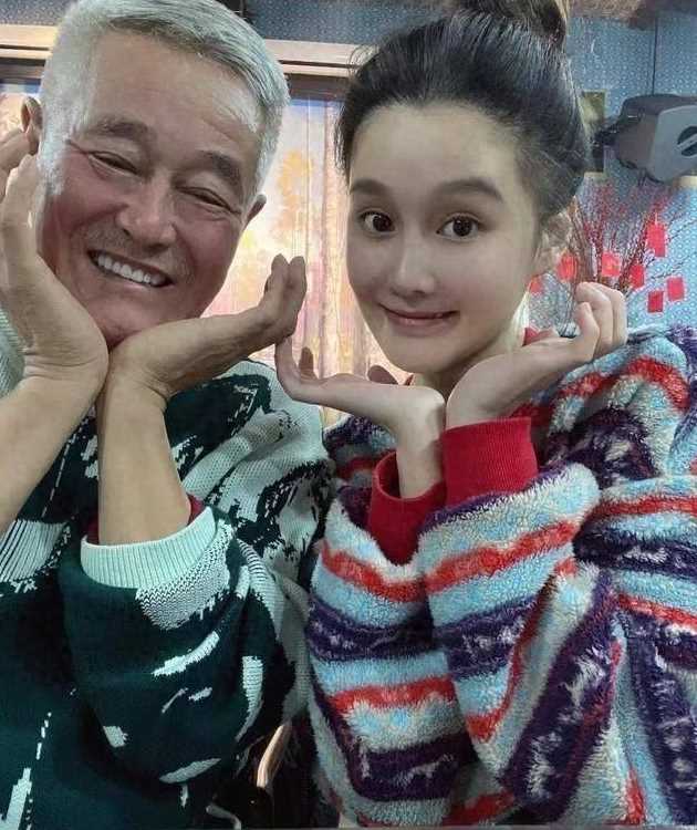赵本山女儿宣布生完孩子退网 不差直播带货那点零花钱,放下“网红”头衔