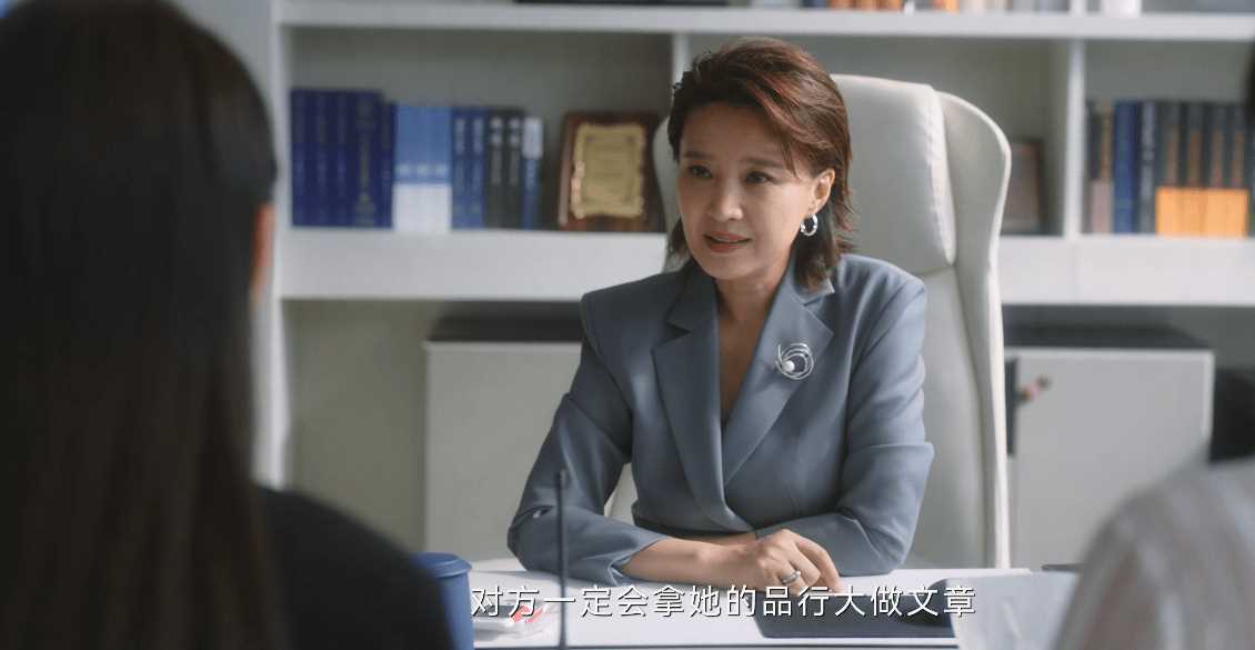 无所畏惧：坚持让夏琳琳出庭作证 突显性骚扰案中罗英子能力的严重不足