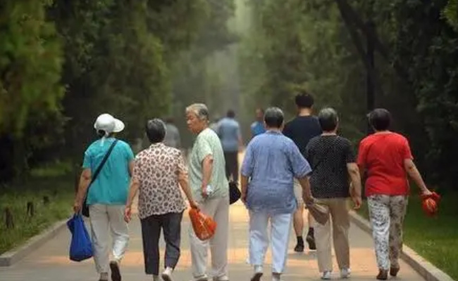人口老龄化加剧 养老难题何解