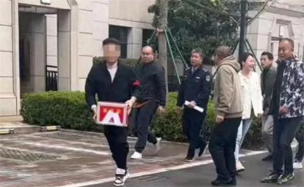 业主会遭物业阻挠 抢票箱原因何在