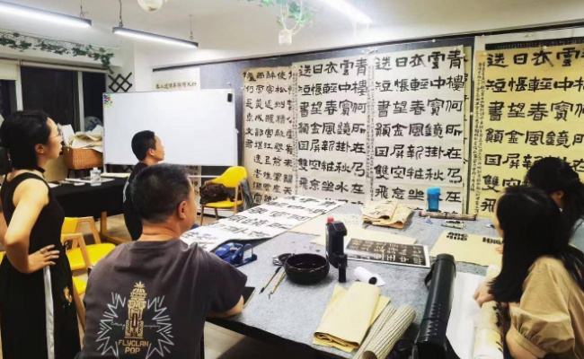 为何这届打工人流行上夜校
