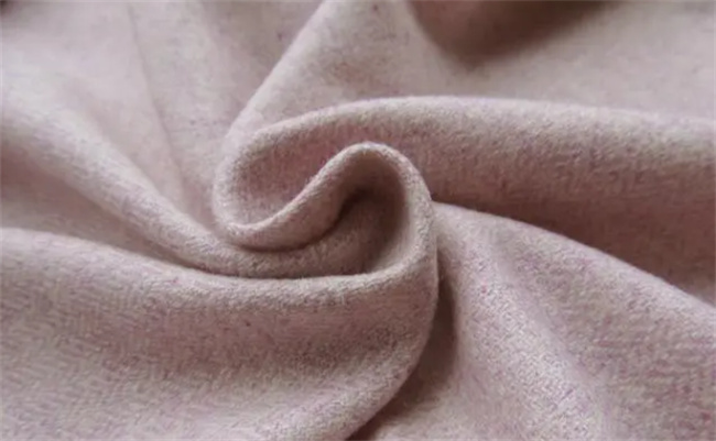 法兰绒面料是什么 法兰绒是聚酯纤维吗