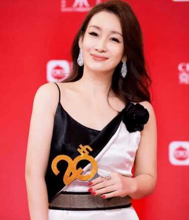 秦海璐治愈系发言:三十岁没结婚没什么关系 生活并不会变得乏味