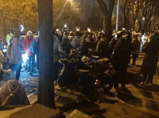 鹅腿阿姨哽咽:压力太大不敢干活了