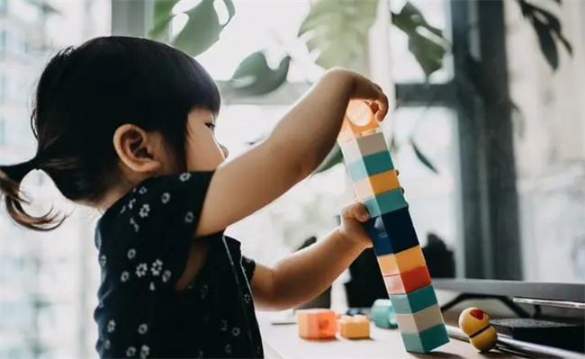 重视孩子生命中的前7年 孩子将来更优秀 错过父母悔恨终身