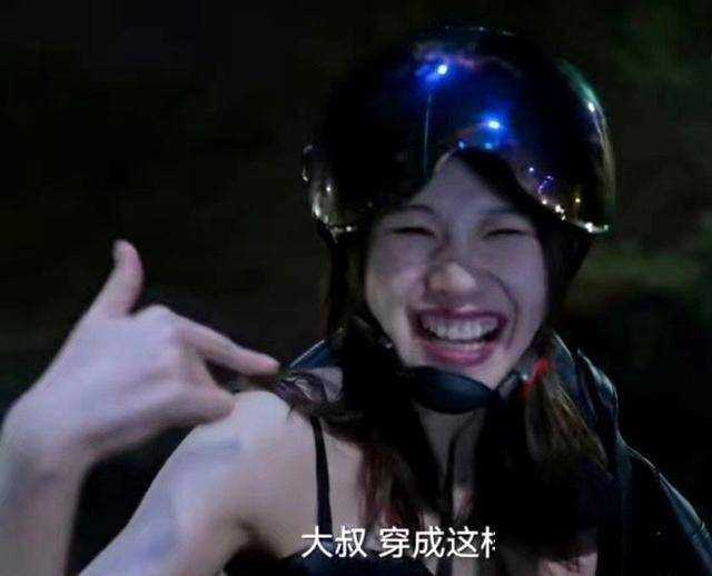 狂飙演员转做主播月入不足3千 从零学起,新人想要在直播行业立足艰