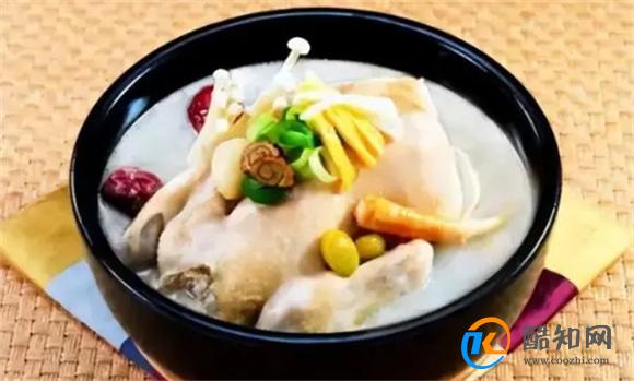 土鸡汤怎么炖好喝又营养?教你做法,汤黄味鲜,鸡肉嫩滑